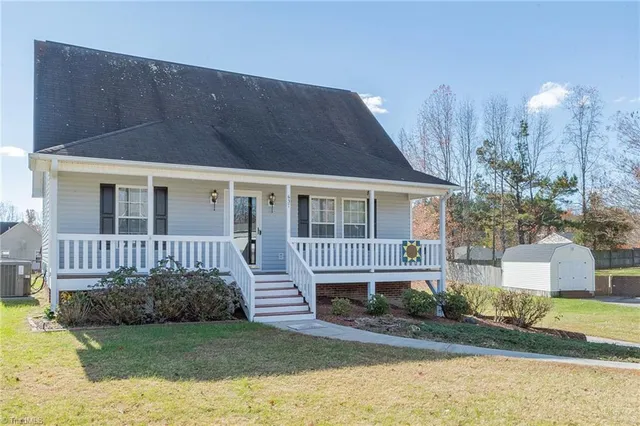 $309,900 | 637 Sunset Ridge Lane, Lexington, NC 27295