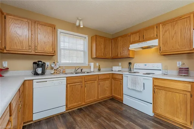 $309,900 | 637 Sunset Ridge Lane, Lexington, NC 27295