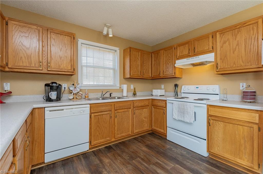 637 Sunset Ridge Lane Lexington, NC 27295 - Photo 12 of 40