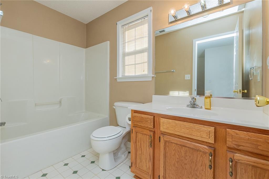 637 Sunset Ridge Lane Lexington, NC 27295 - Photo 17 of 40