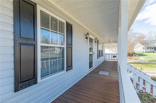 $309,900 | 637 Sunset Ridge Lane, Lexington, NC 27295