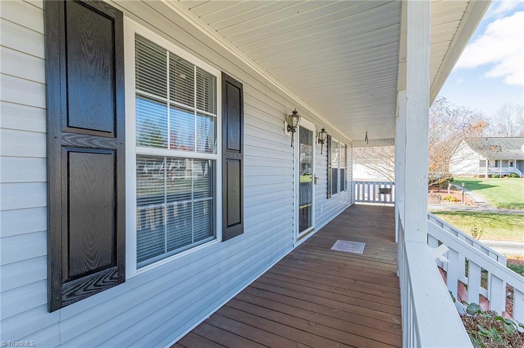 637 Sunset Ridge Lane Lexington, NC 27295 - Photo 4 of 40