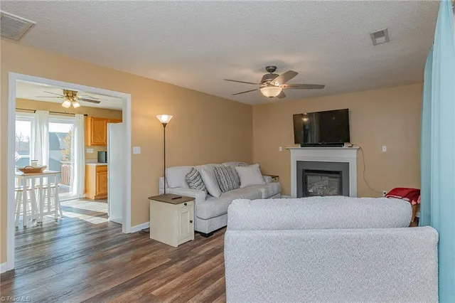 $309,900 | 637 Sunset Ridge Lane, Lexington, NC 27295