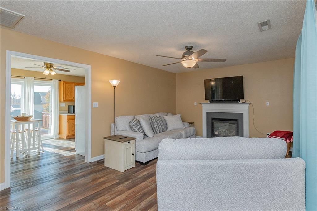 637 Sunset Ridge Lane Lexington, NC 27295 - Photo 5 of 40