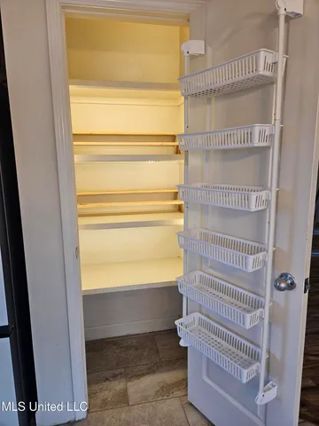 $2,200 | 7726 Falcon Circle West, Ocean Springs, MS 39564