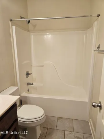 $2,200 | 7726 Falcon Circle West, Ocean Springs, MS 39564