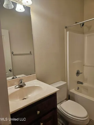 $2,200 | 7726 Falcon Circle West, Ocean Springs, MS 39564