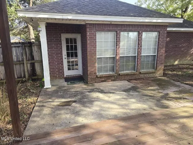 $2,200 | 7726 Falcon Circle West, Ocean Springs, MS 39564