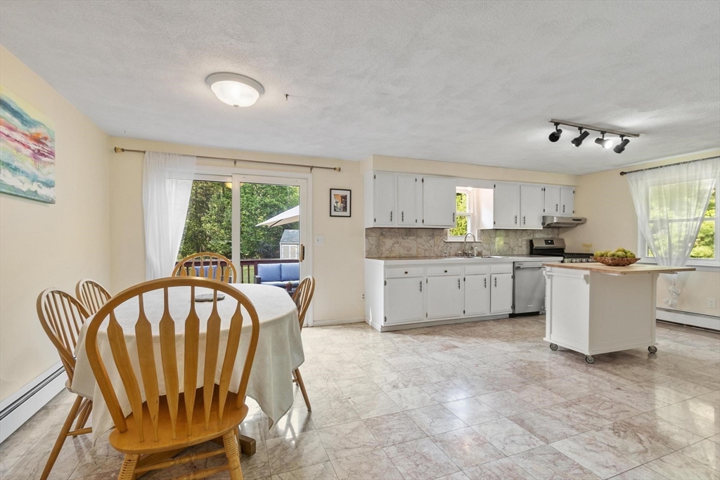 12 Murphy Road Hudson, MA 01749 - Photo 8 of 36