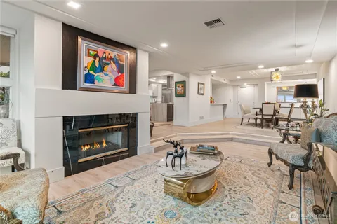 $2,183,888 | 101 99th Avenue Northeast, Unit 101, Bellevue, WA 98004