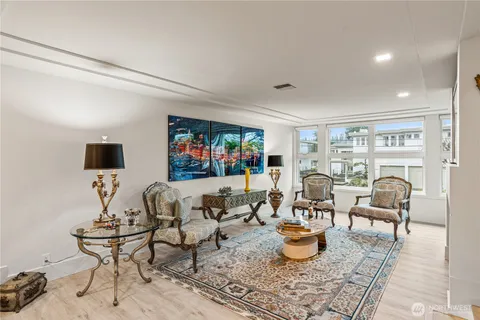 $2,183,888 | 101 99th Avenue Northeast, Unit 101, Bellevue, WA 98004