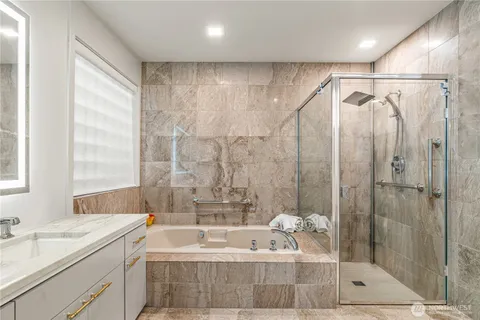 $2,183,888 | 101 99th Avenue Northeast, Unit 101, Bellevue, WA 98004