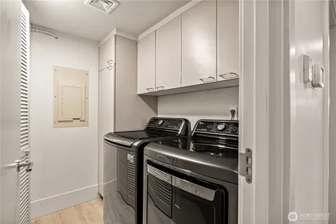 $2,183,888 | 101 99th Avenue Northeast, Unit 101, Bellevue, WA 98004