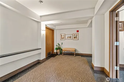$2,183,888 | 101 99th Avenue Northeast, Unit 101, Bellevue, WA 98004