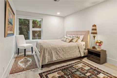 $2,183,888 | 101 99th Avenue Northeast, Unit 101, Bellevue, WA 98004