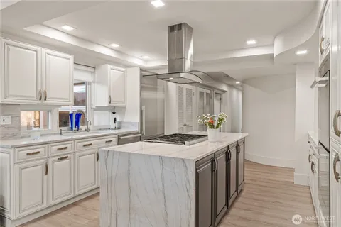 $2,183,888 | 101 99th Avenue Northeast, Unit 101, Bellevue, WA 98004