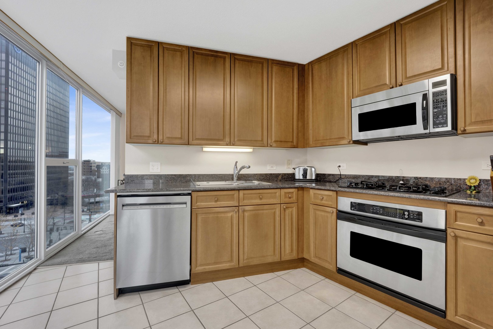 1580 Sherman Avenue, Unit 906 Evanston, IL 60201 - Photo 21 of 35