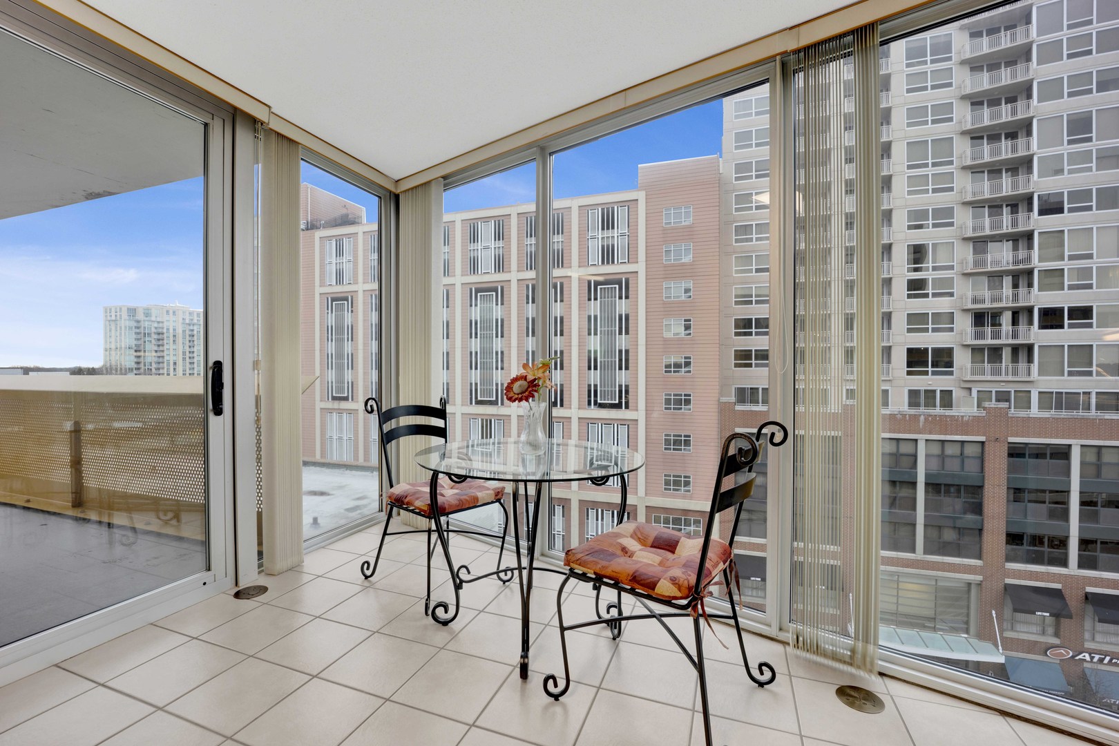 1580 Sherman Avenue, Unit 906 Evanston, IL 60201 - Photo 23 of 35