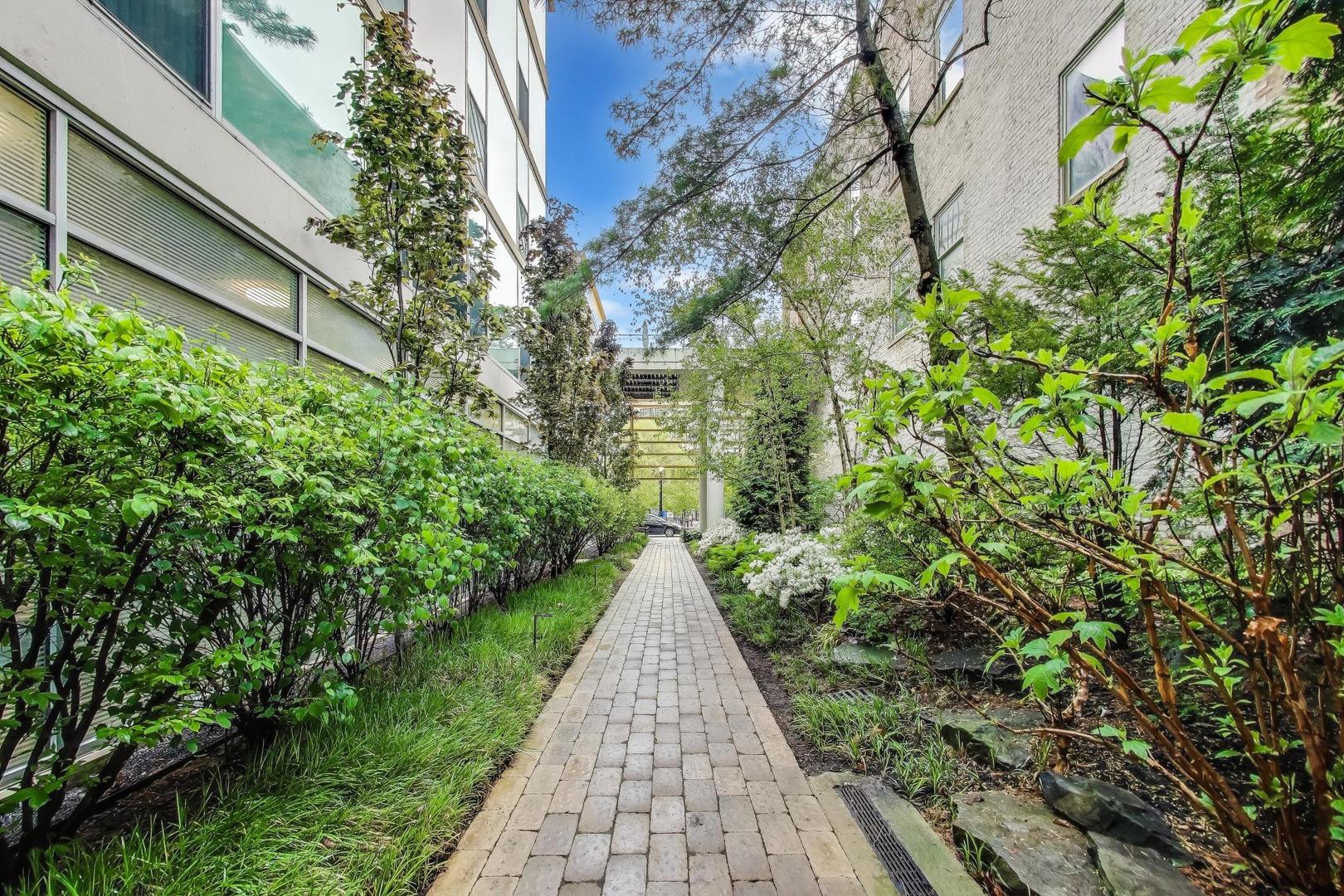 1580 Sherman Avenue, Unit 906 Evanston, IL 60201 - Photo 5 of 35