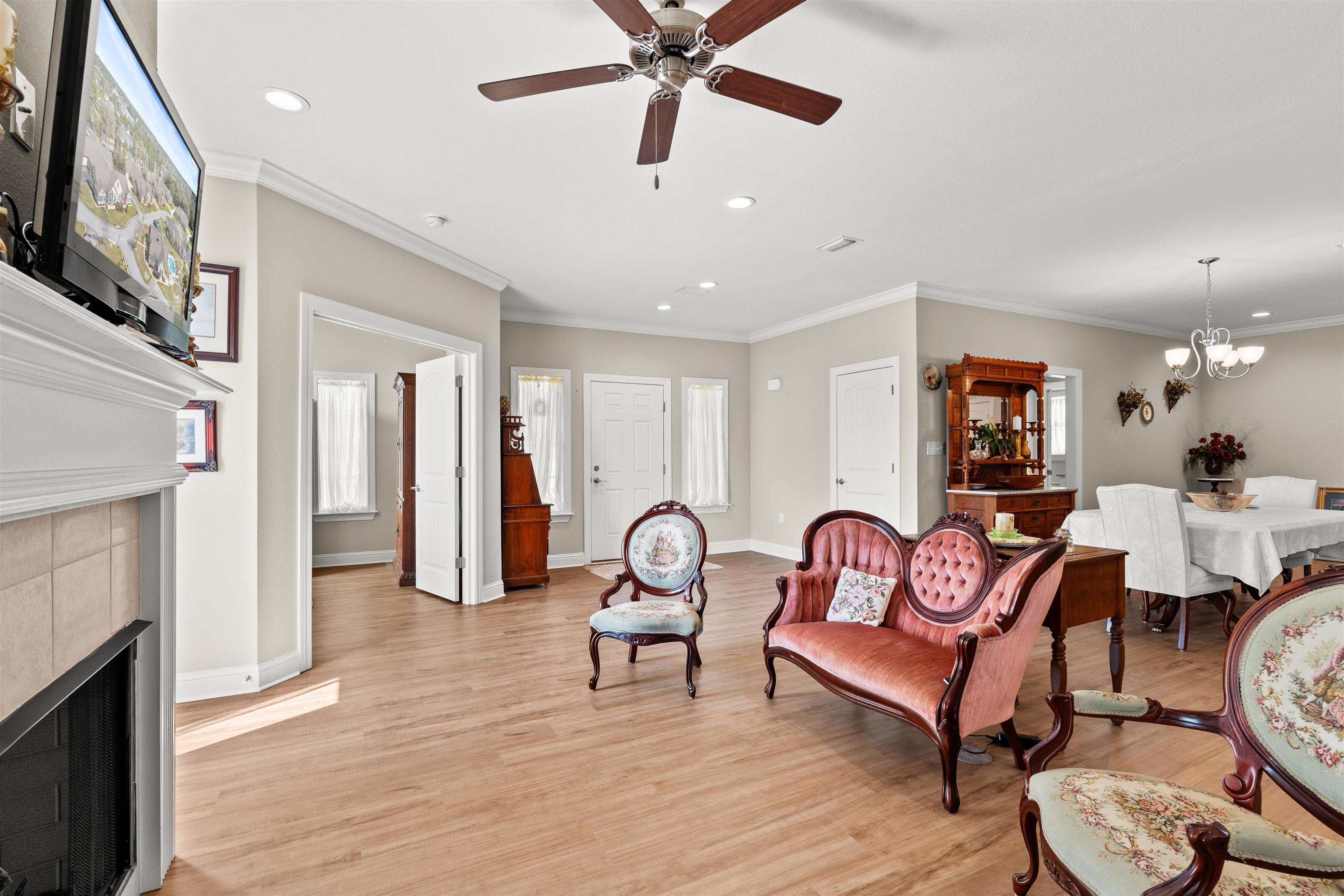 301 Holmes Avenue, Unit 301 Foley, AL 36535 - Photo 8 of 54 Living Room