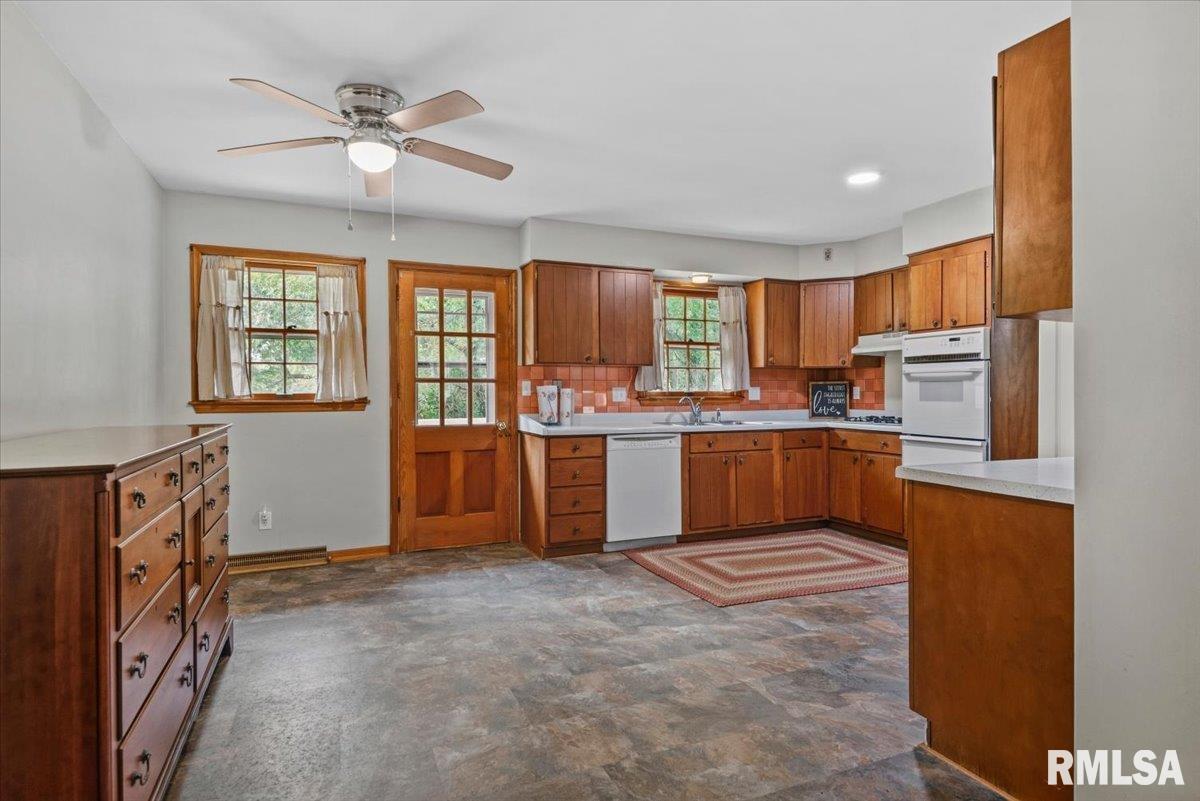 816 Independence Ridge Springfield, IL 62702 - Photo 17 of 45 Gallery Image 17