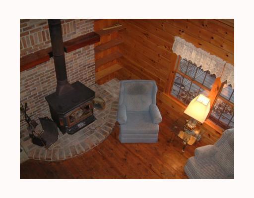 263 Moscow Road Waynesburg, PA 15370 - Photo 2 of 8 Living Room.