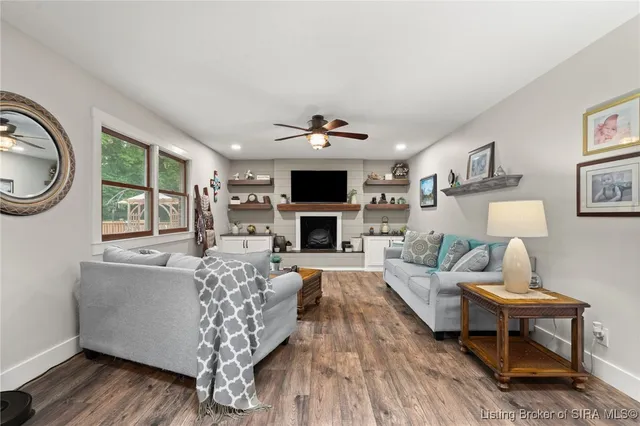 $750,000 | 4225-4229 North Moberly Road Northwest, Depauw, IN 47115