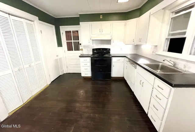 $325,000 | 23 Woodrow Court, Troy, NY 12180