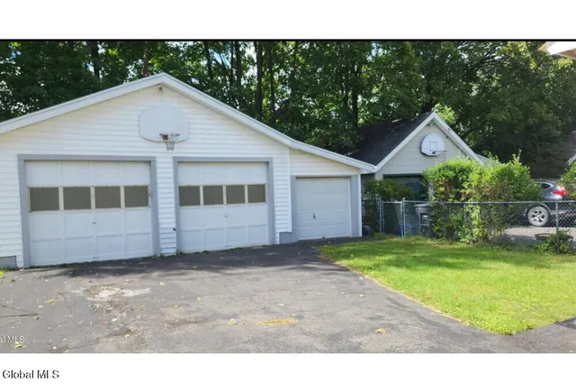 $325,000 | 23 Woodrow Court, Troy, NY 12180