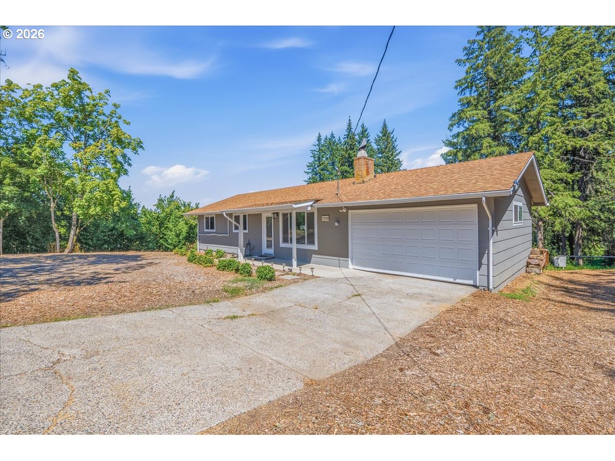 7028 Southeast Hogan Road Gresham, OR 97080 - Photo 3 of 37