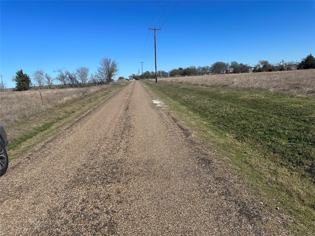 531 Wright Road Waxahachie, TX 75167 - Photo 15 of 20 a view of a backyard of a house