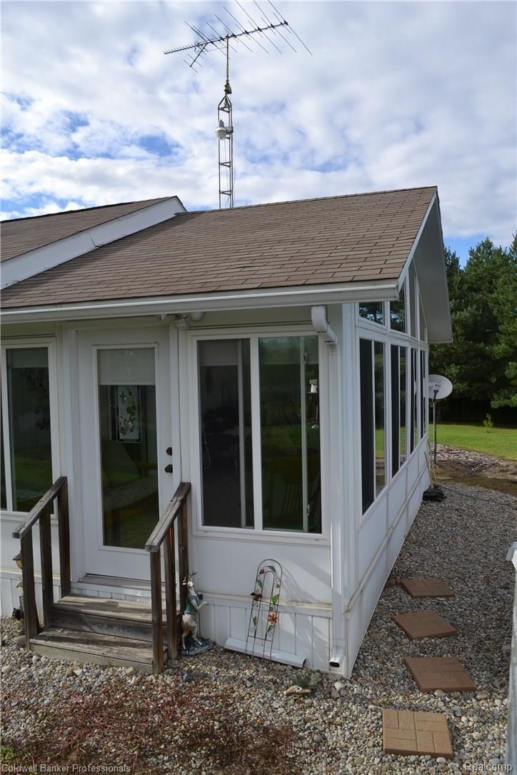 7418 Willits Road Fostoria, MI 48435 - Photo 5 of 25 093.JPG