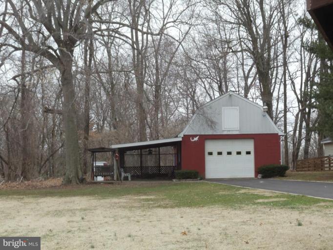 112 Stonewall Road Catonsville, MD 21228 - Photo 2 of 15 Garage 1