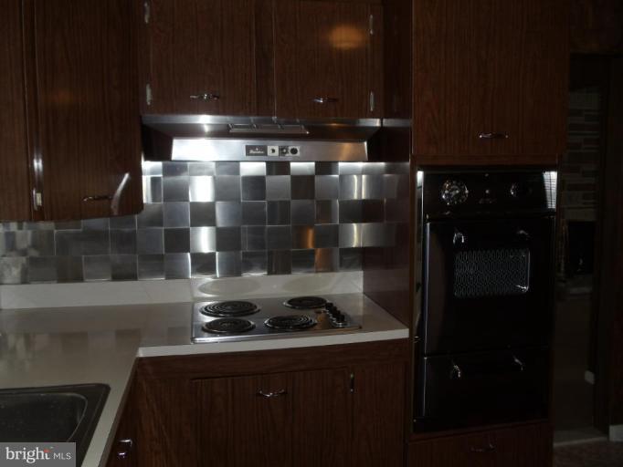112 Stonewall Road Catonsville, MD 21228 - Photo 13 of 15 Kitchen
