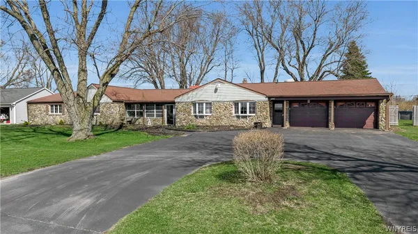 $399,900 | 5625 Cummings Road, Newstead, NY 14001