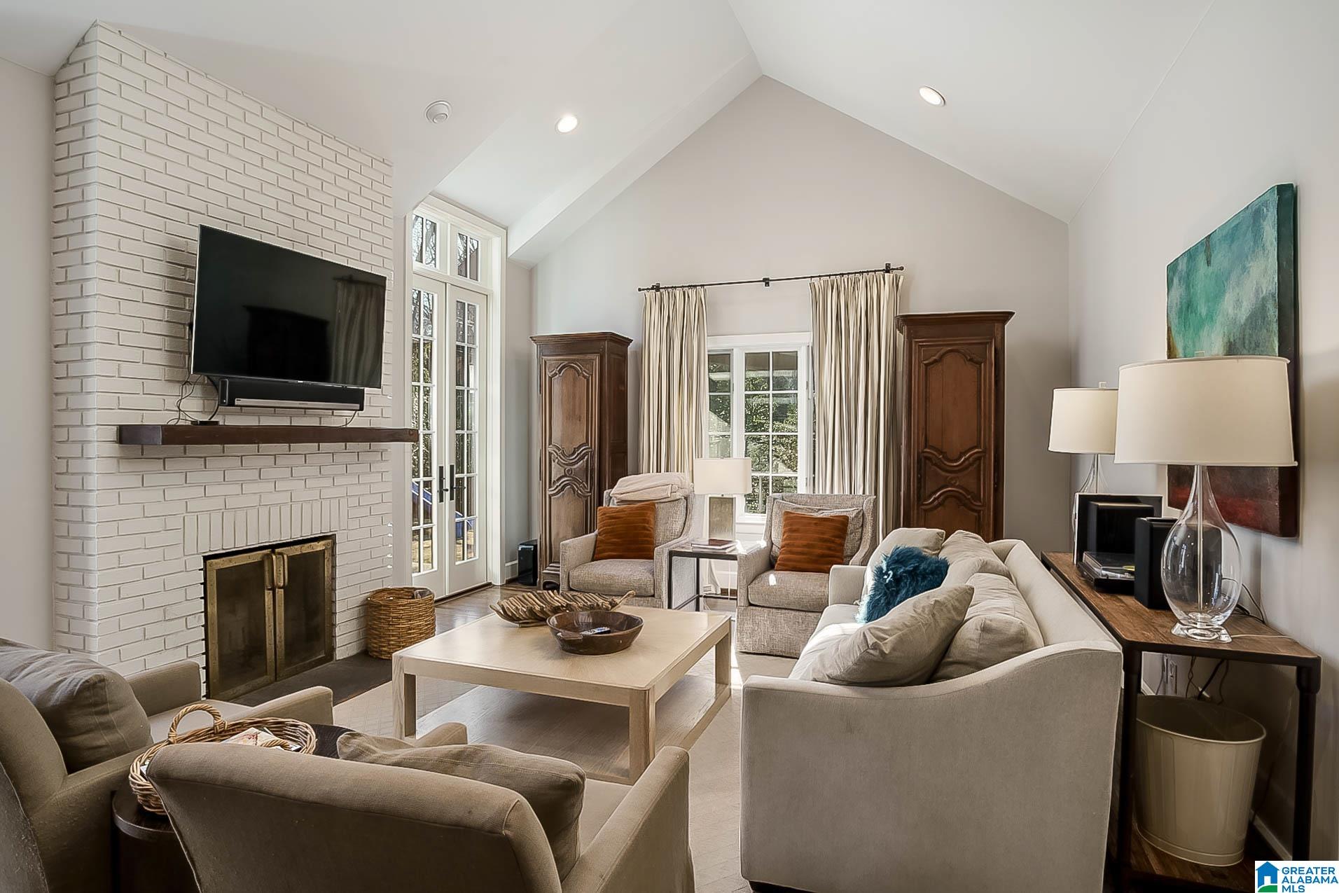 1815 Kensington Road Birmingham, AL 35209 - Photo 8 of 42