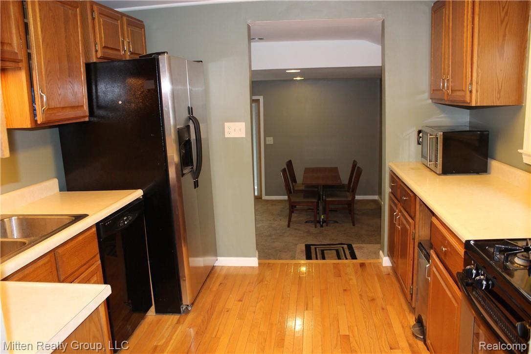 2260 North Hickory Ridge Road Highland, MI 48357 - Photo 10 of 20 10.JPG