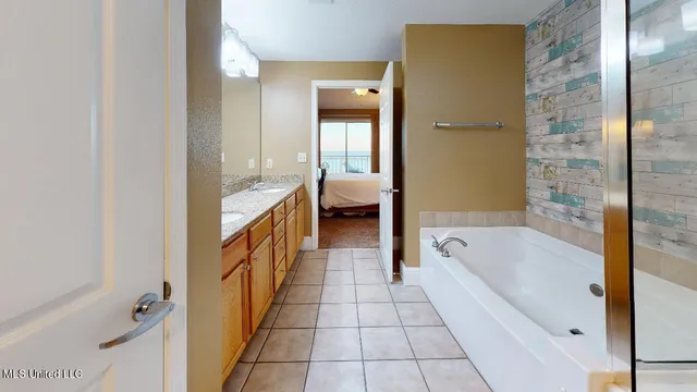 $3,150 | 2228 Beach Drive, Unit 905, Gulfport, MS 39507