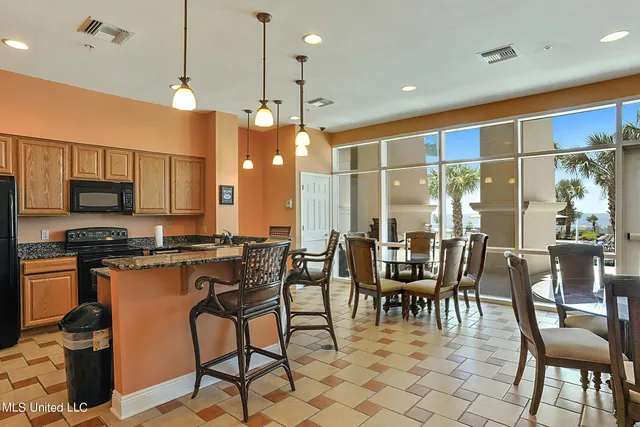 $3,150 | 2228 Beach Drive, Unit 905, Gulfport, MS 39507