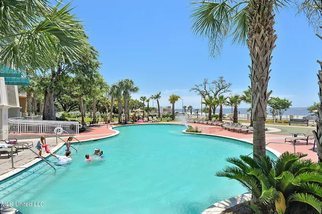 $3,150 | 2228 Beach Drive, Unit 905, Gulfport, MS 39507