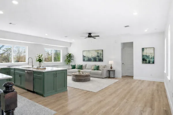 $1,950 | 1317 Knight Street, Unit 2, Houston, TX 77022