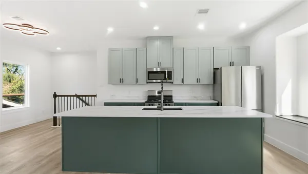 $1,950 | 1317 Knight Street, Unit 2, Houston, TX 77022