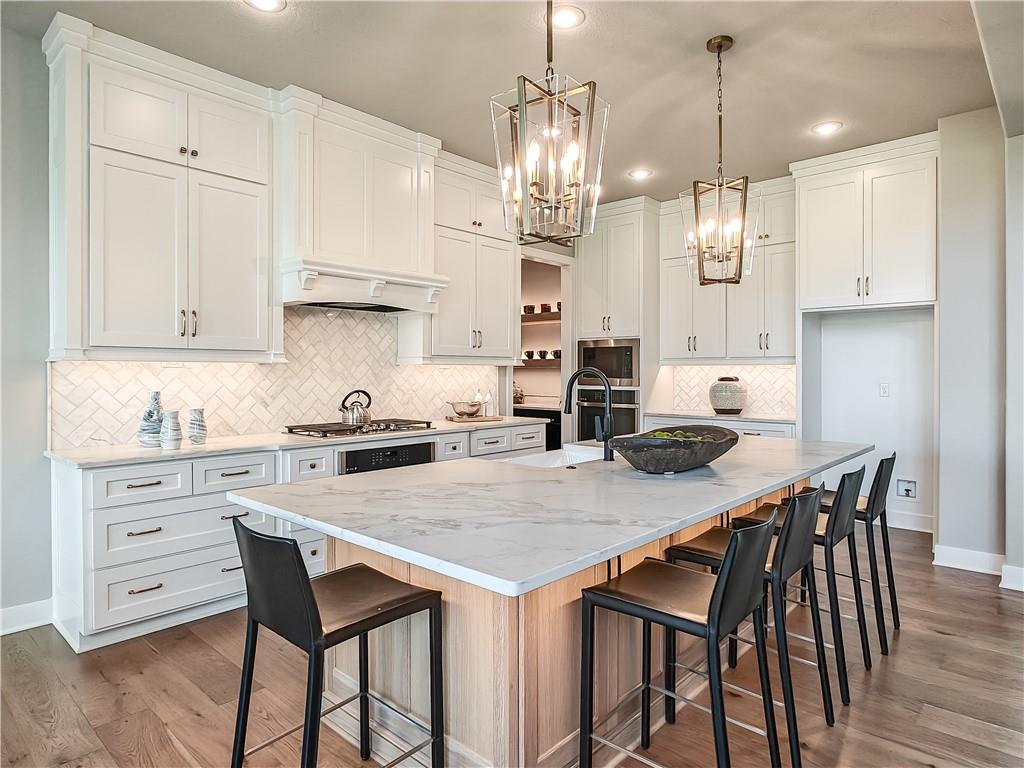 17212 Nieman Road Overland Park, KS 66221 - Photo 13 of 59