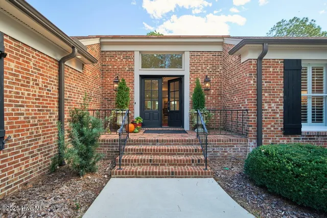 $1,295,000 | 25 Linville Drive, Pinehurst, NC 28374