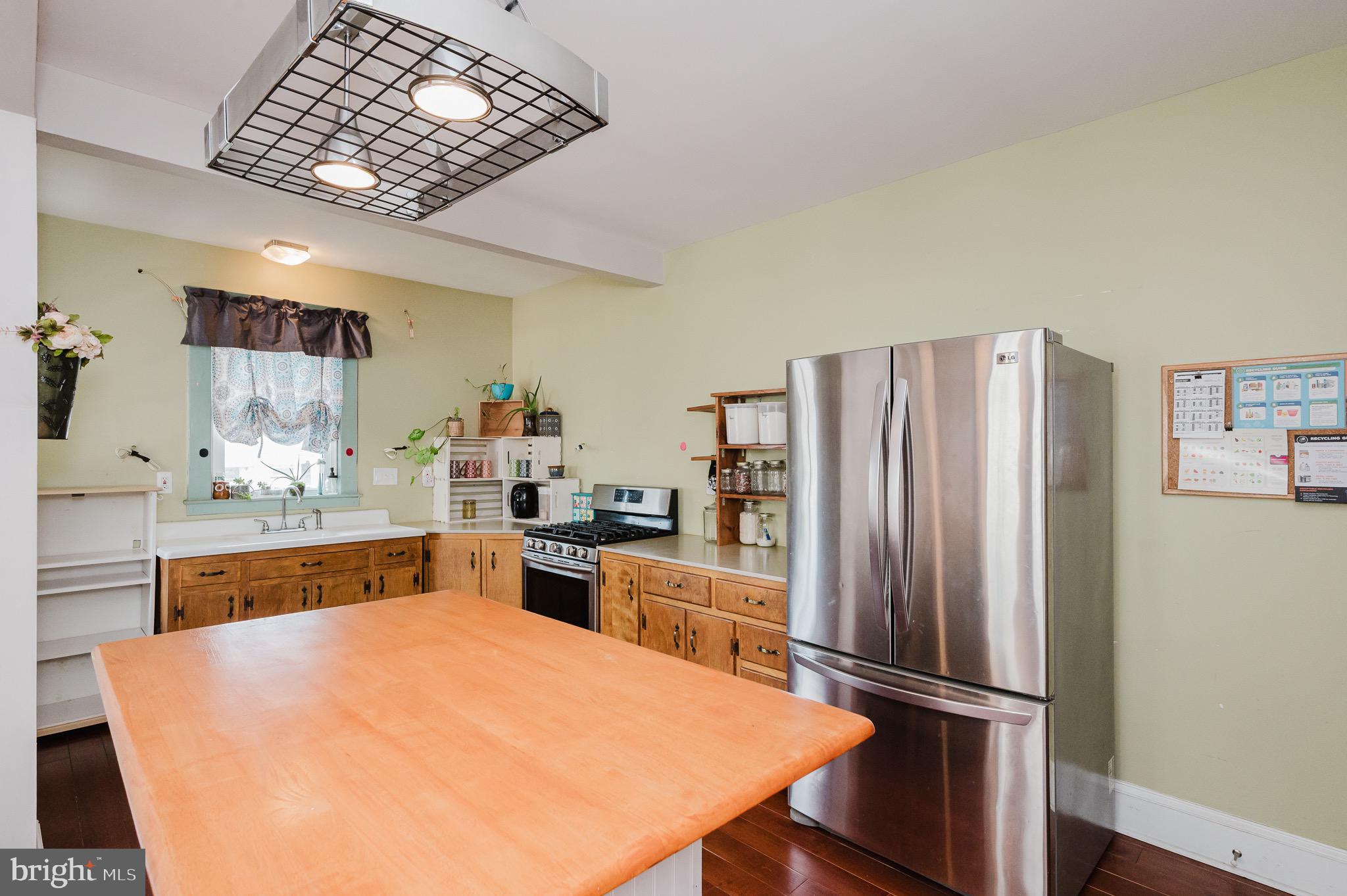 524 Elmwood Road Baltimore, MD 21206 - Photo 13 of 88