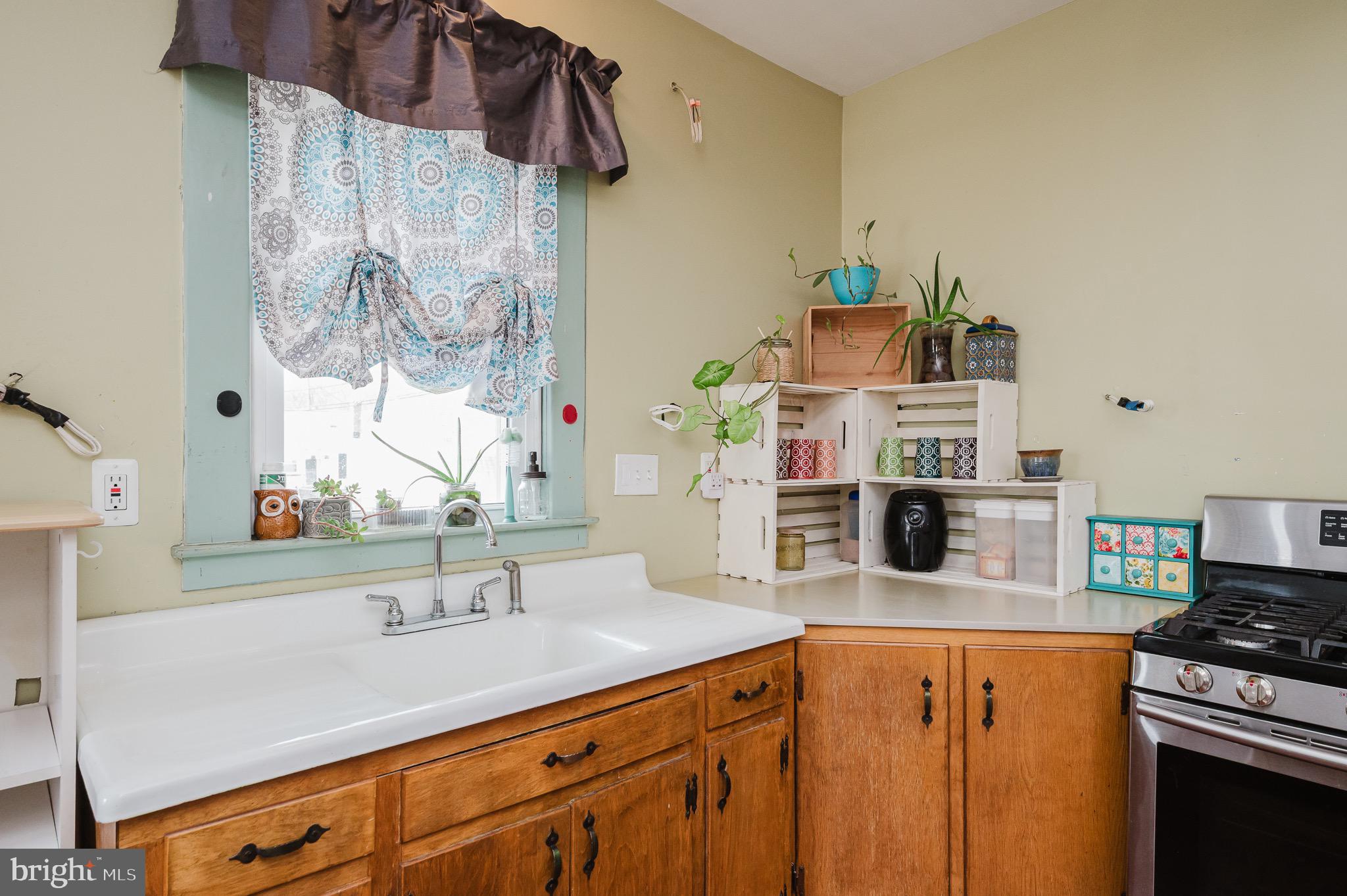 524 Elmwood Road Baltimore, MD 21206 - Photo 17 of 88