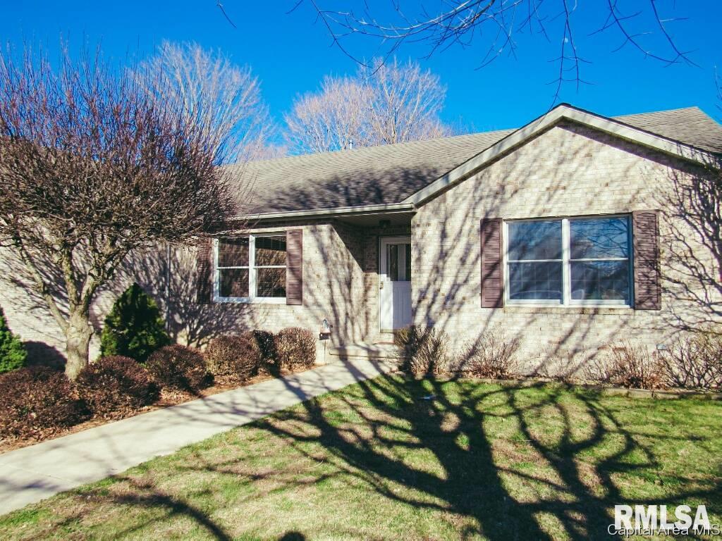 744 Cherokee Drive Springfield, IL 62711 - Photo 3 of 24