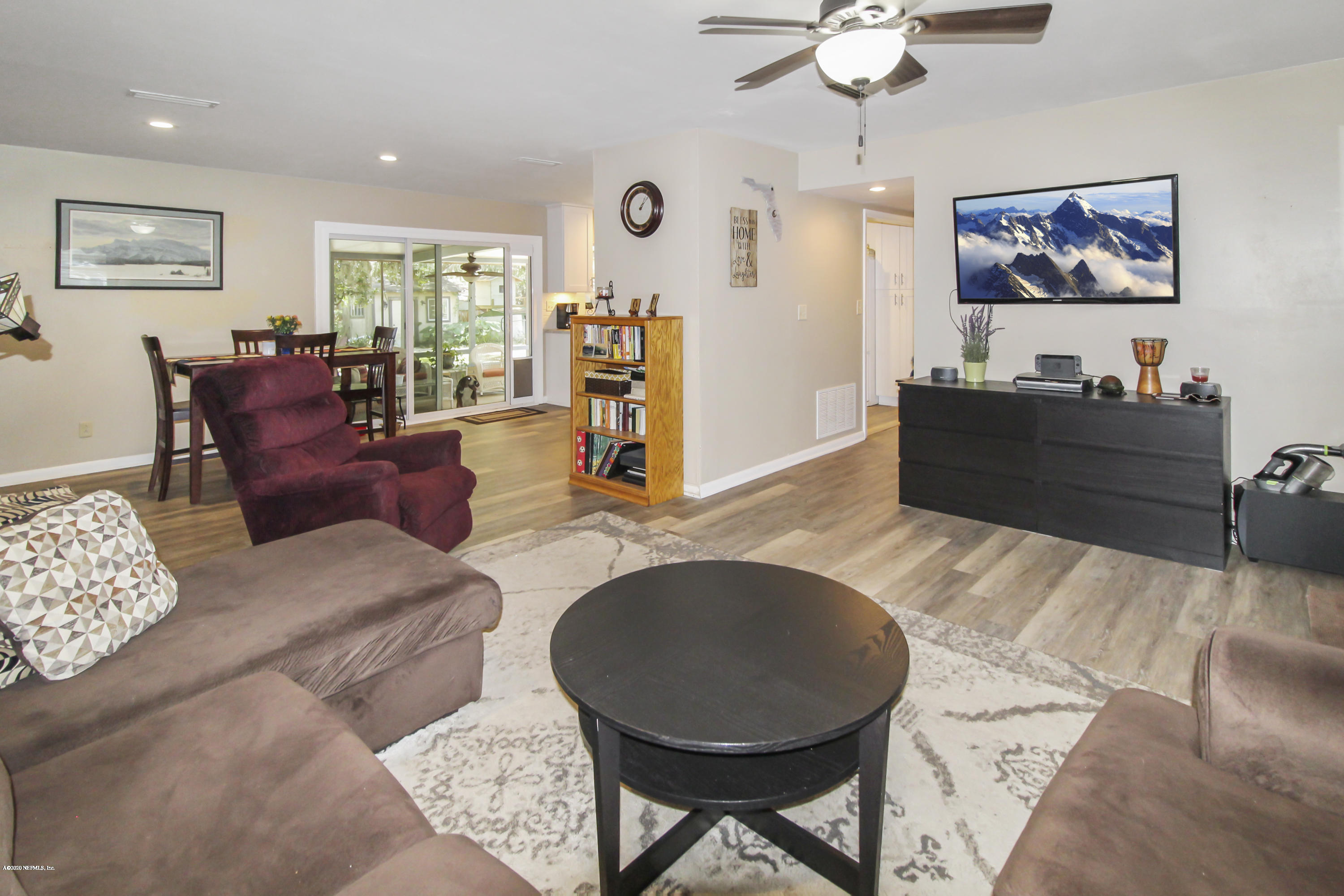 4633 Fulton Road Jacksonville, FL 32225 - Photo 4 of 19 Living room
