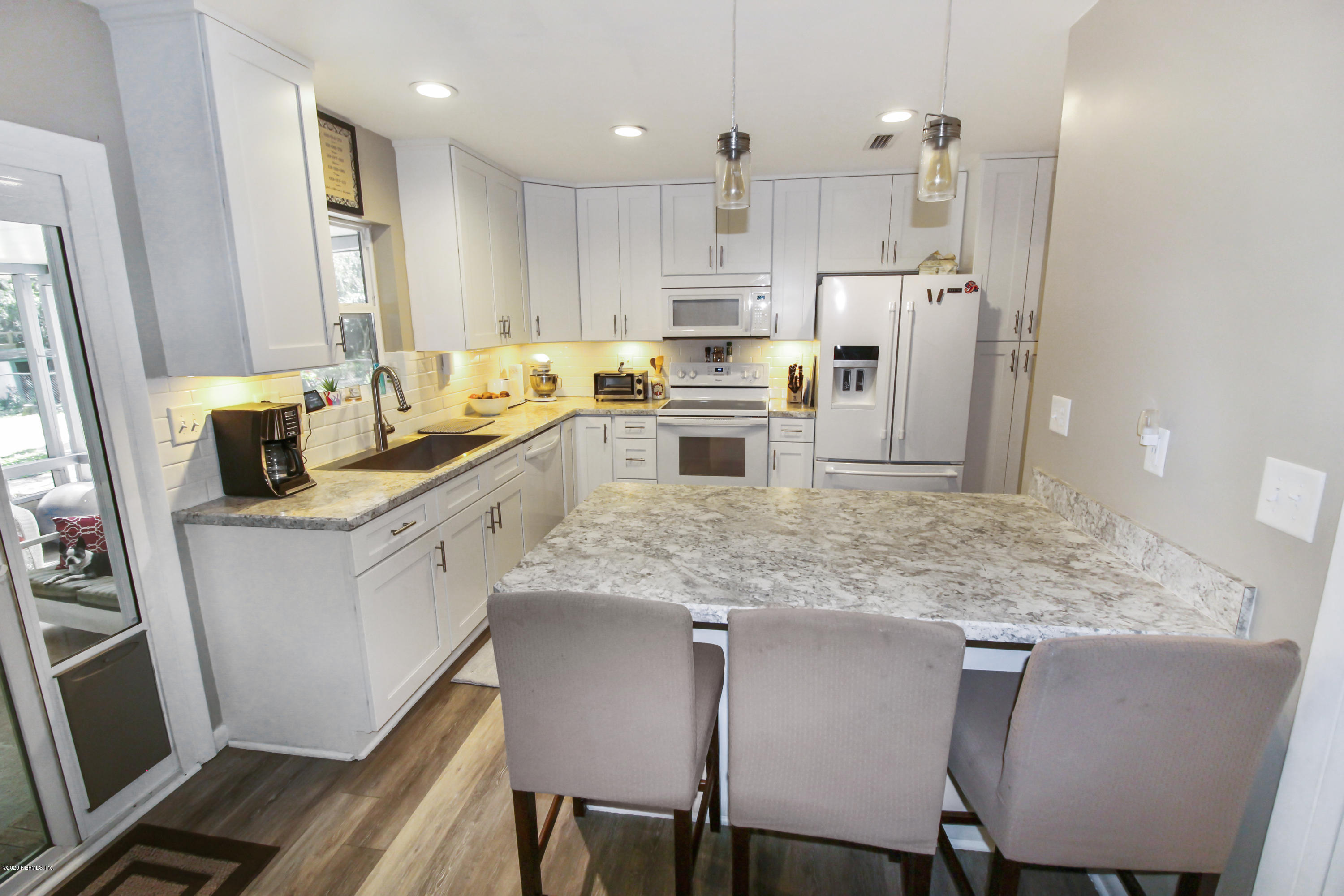 4633 Fulton Road Jacksonville, FL 32225 - Photo 7 of 19 Breakfast bar