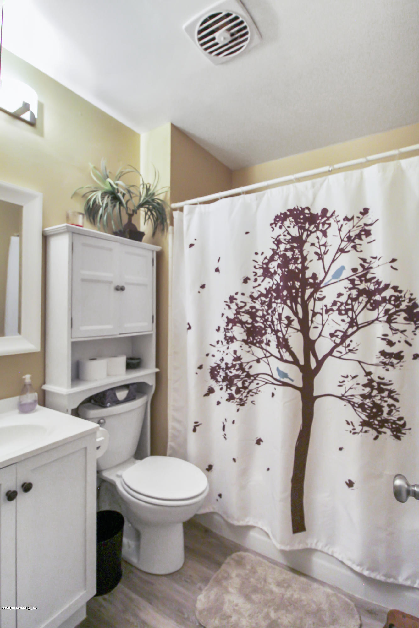 4633 Fulton Road Jacksonville, FL 32225 - Photo 10 of 19 Hall/guest bath